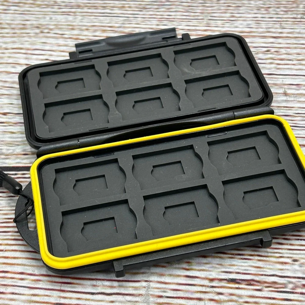 Beeway Memory Card Case Water Resistant‎ Holder for 12 SD and 12 Micro SD Cards